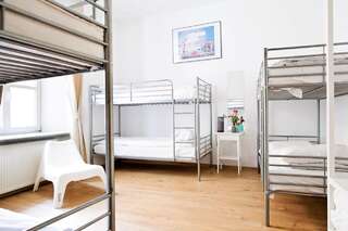 Хостелы Hostel Królewska Люблин Односпальная кровать в общем номере для мужчин и женщин-4